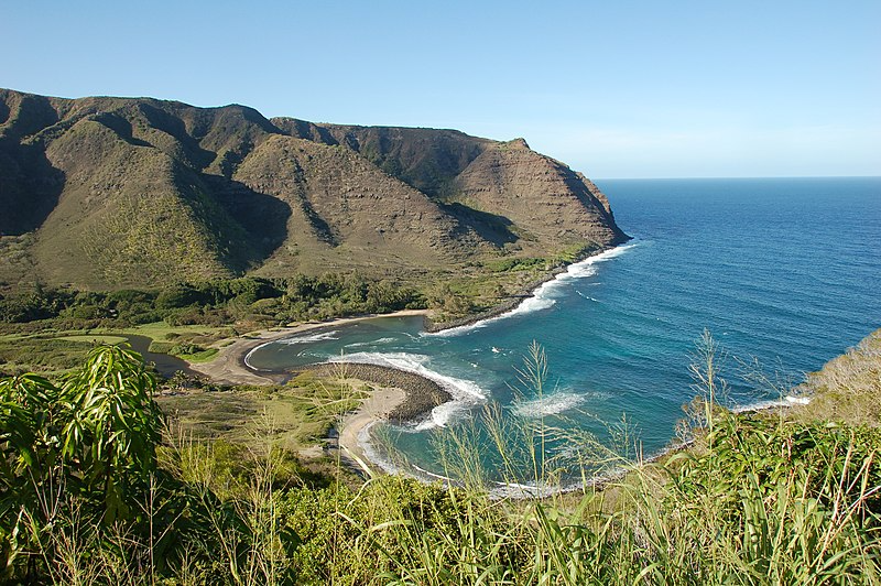 Aloha Bliss: Embrace the Spirit of Hawaii at These Scenic Spots - travelobuy.com