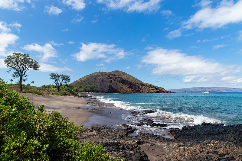 Aloha Bliss: Embrace the Spirit of Hawaii at These Scenic Spots - travelobuy.com